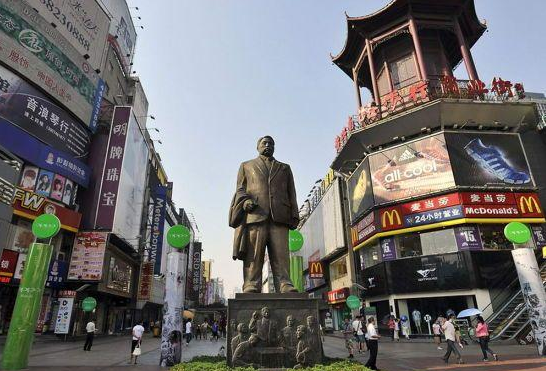 黄兴步行街蓄电池安装施工